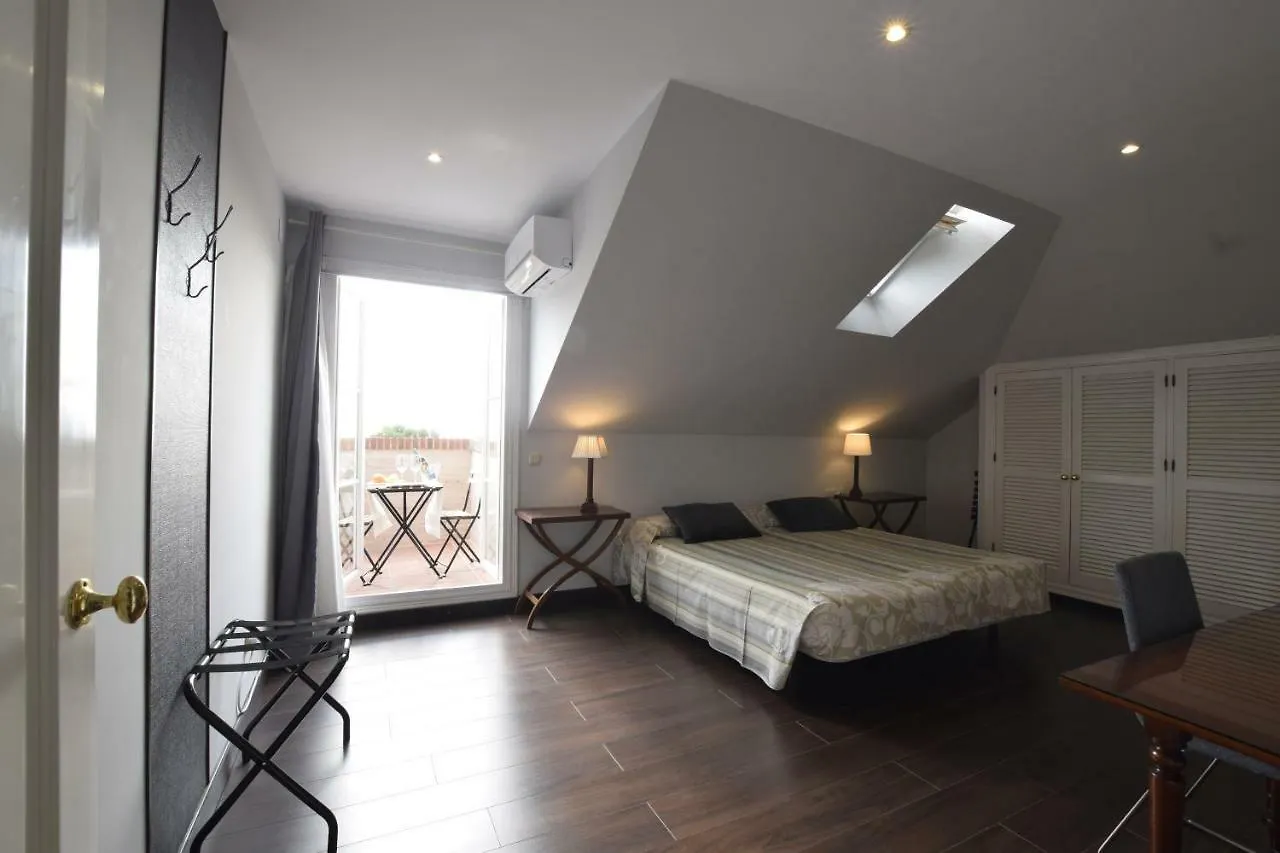 מאלגה Villa Antumalal B&B (Adults Only) לינה וארוחת בוקר