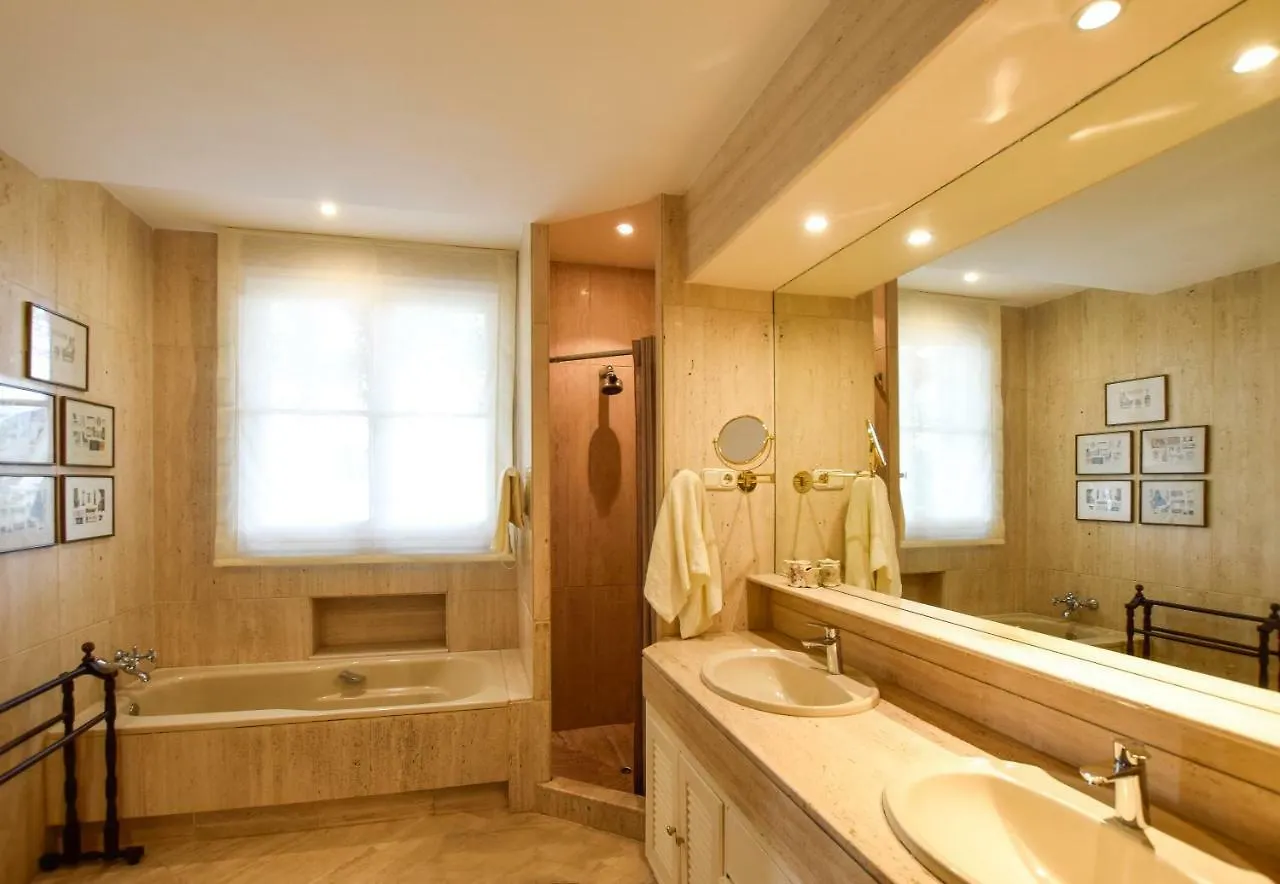 לינה וארוחת בוקר מאלגה Villa Antumalal B&B (Adults Only)